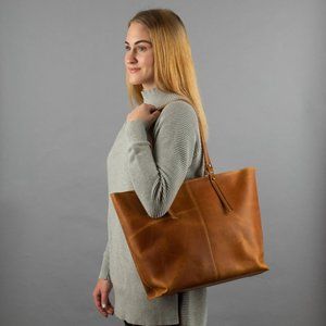 Ladies leather handbag